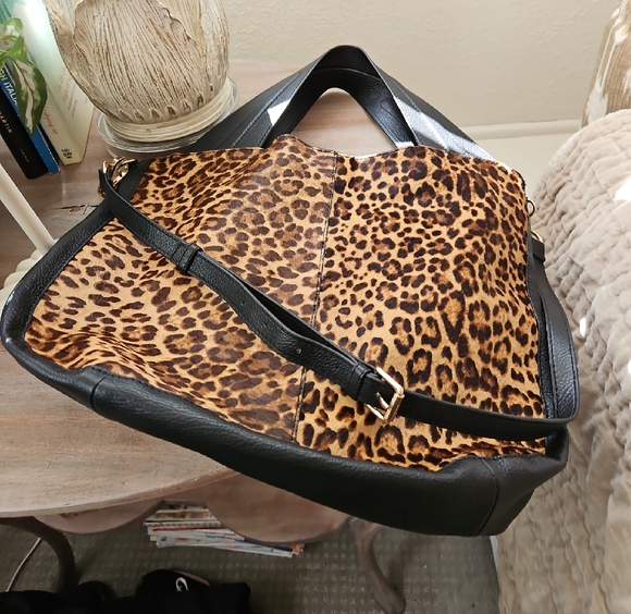 Vince Camuto Leopard Print Shoulder Bag with Black Trim - Picture 11 of 12